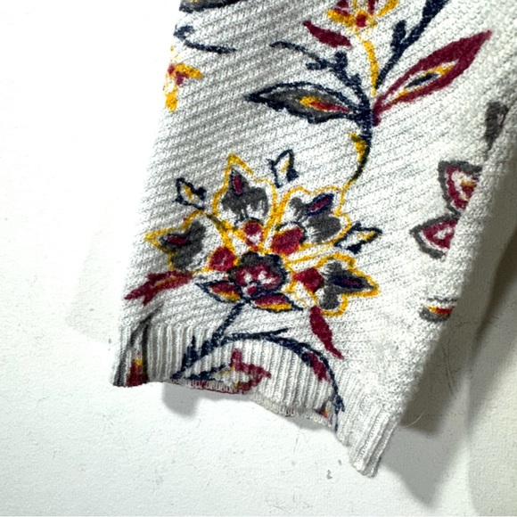 Lucky Brand Chiffon Trim Waffle Knit Floral Top - Picture 5 of 10